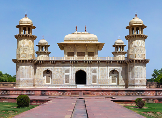 Golden Triangle Tour with Leela and Taj Hotels